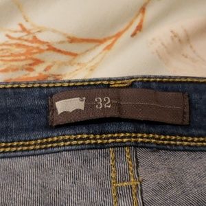 Womens Levi's capris